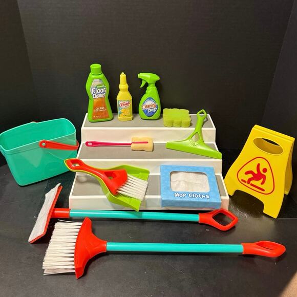 Spark. Create. Imagine. 20-Piece Cleaning Play Set - Picture 1 of 8